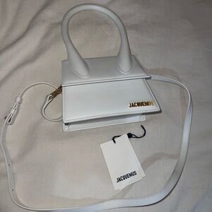 Le Chiquito Moyen Leather Top Handle Bag